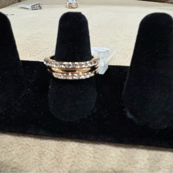 3 Gold  Diamond Rings. Medium - Picture 5 of 8